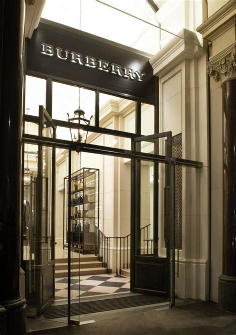 burberry knightsbridge opening hours|Burberry, 16.